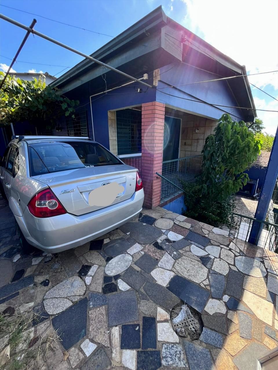 casa 2 dormitórios com pátio