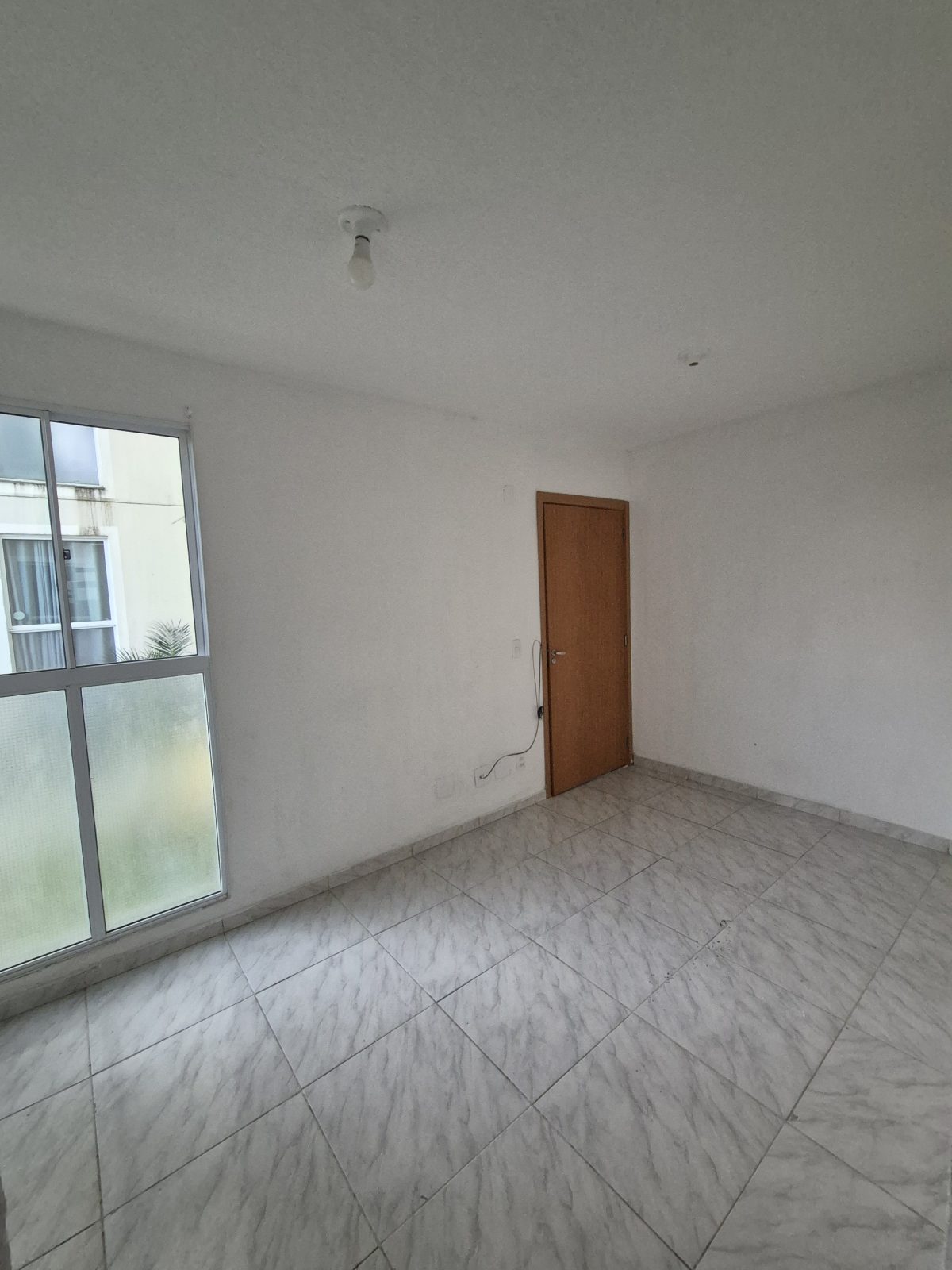 Apê de 2 Dormitórios na Restinga — foto 1