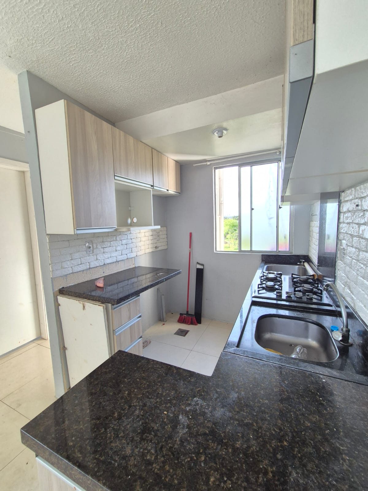 Apartamento na Restinga de 2 Dormitórios — foto 1